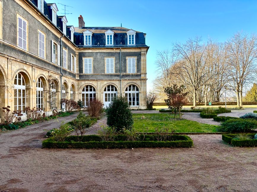 La façade du bâtiment principal